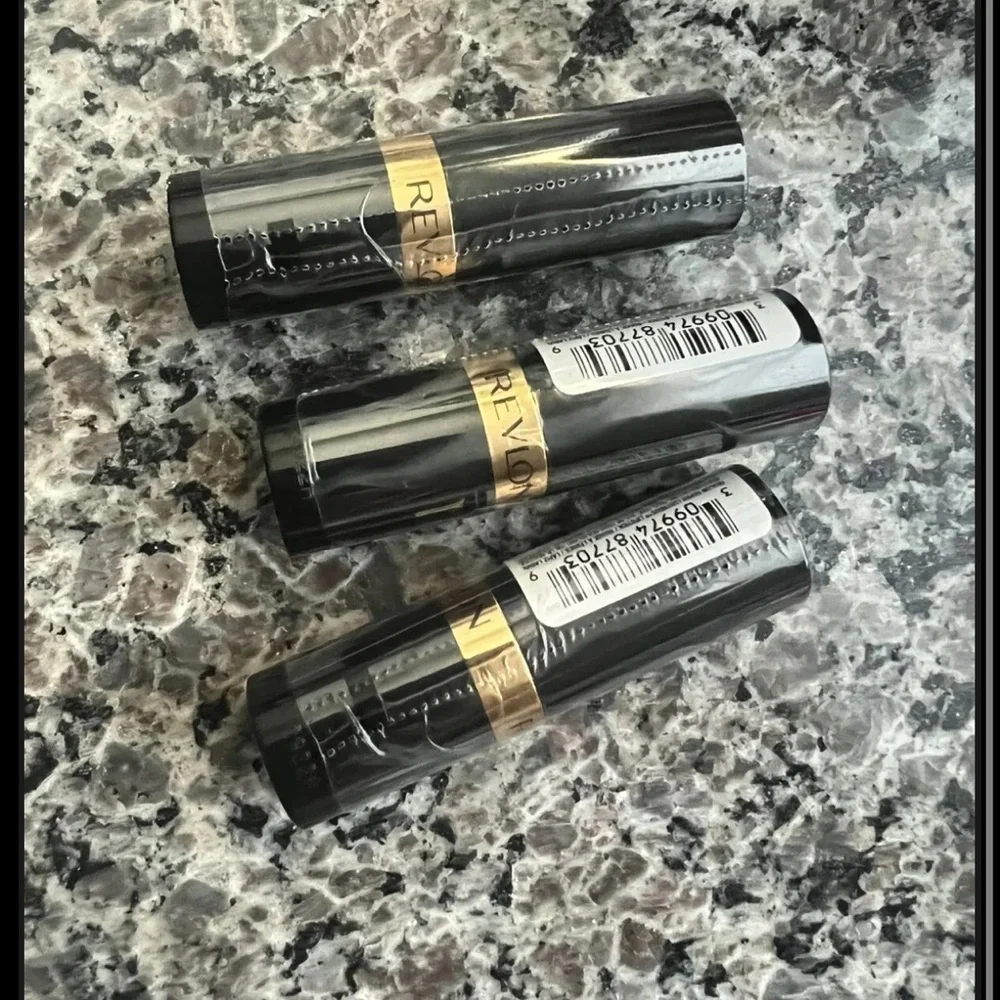 3x -Revlon Super Lustrous Chic Street black Lipstick, 043 Midnight Mystery